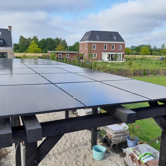 Ter Harmsel | Montage van zonnepanelen op pergola